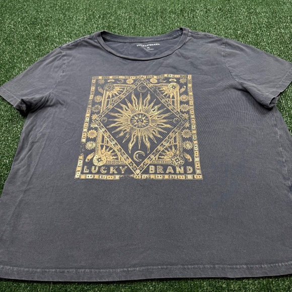 Lucky Brand Graphic T Shirt Women's Size XL Gray Short Sleeve Boxy Cropped Tee - Picture 2 of 7